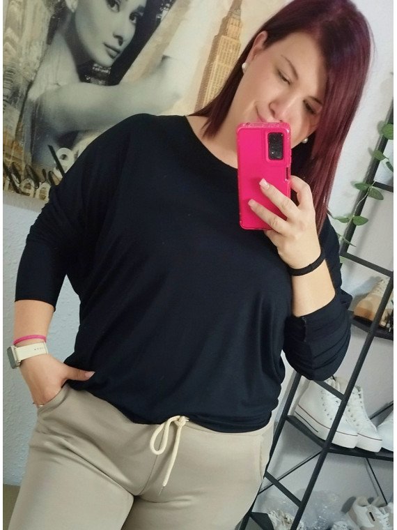Blusa Lisa Negra de Manga Larga