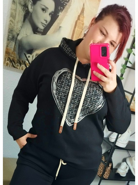 Sudadera negra corazón