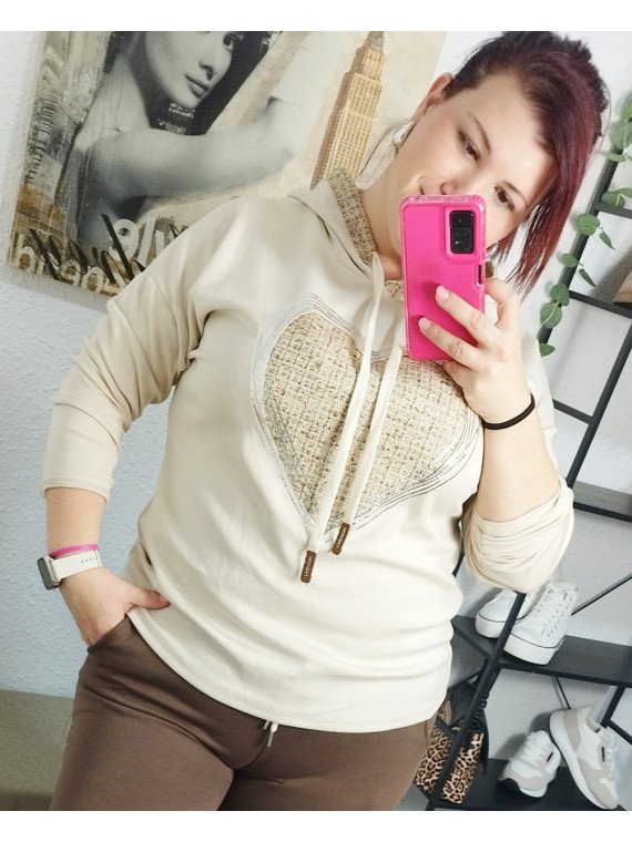Sudadera beige corazón