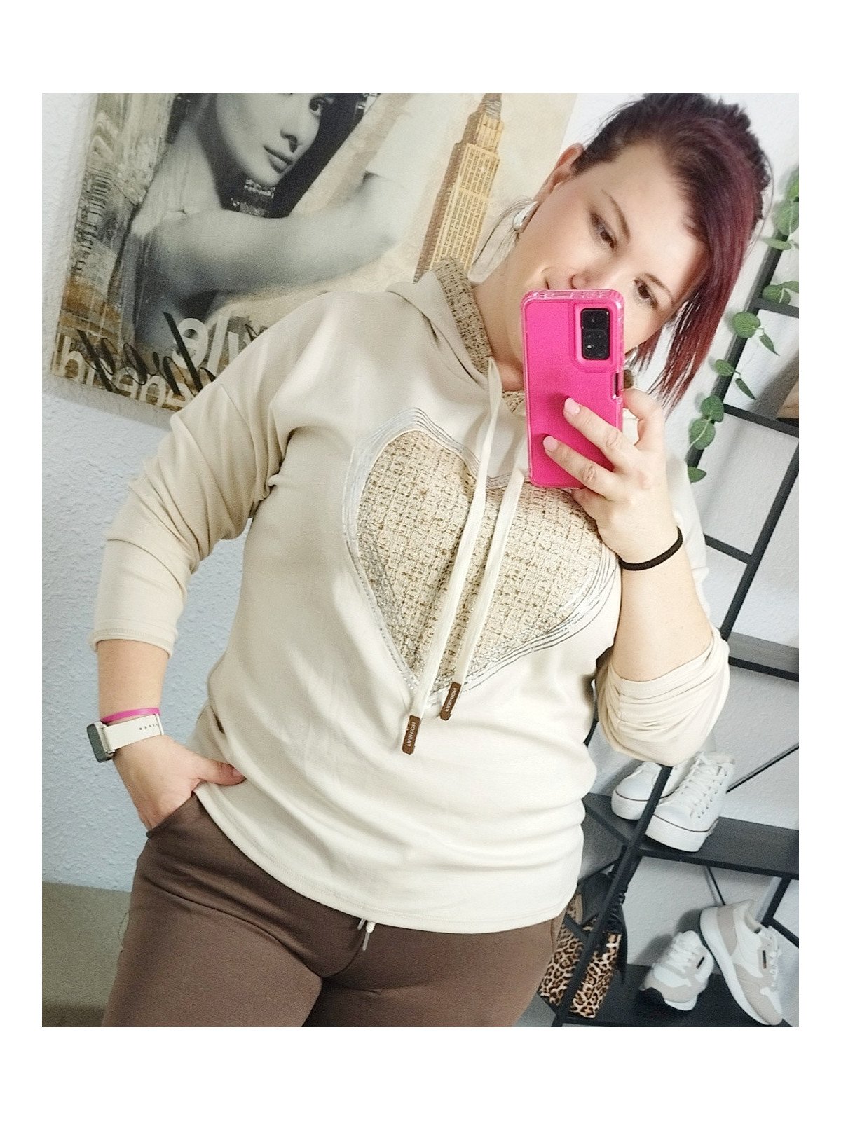 Sudadera beige corazón
