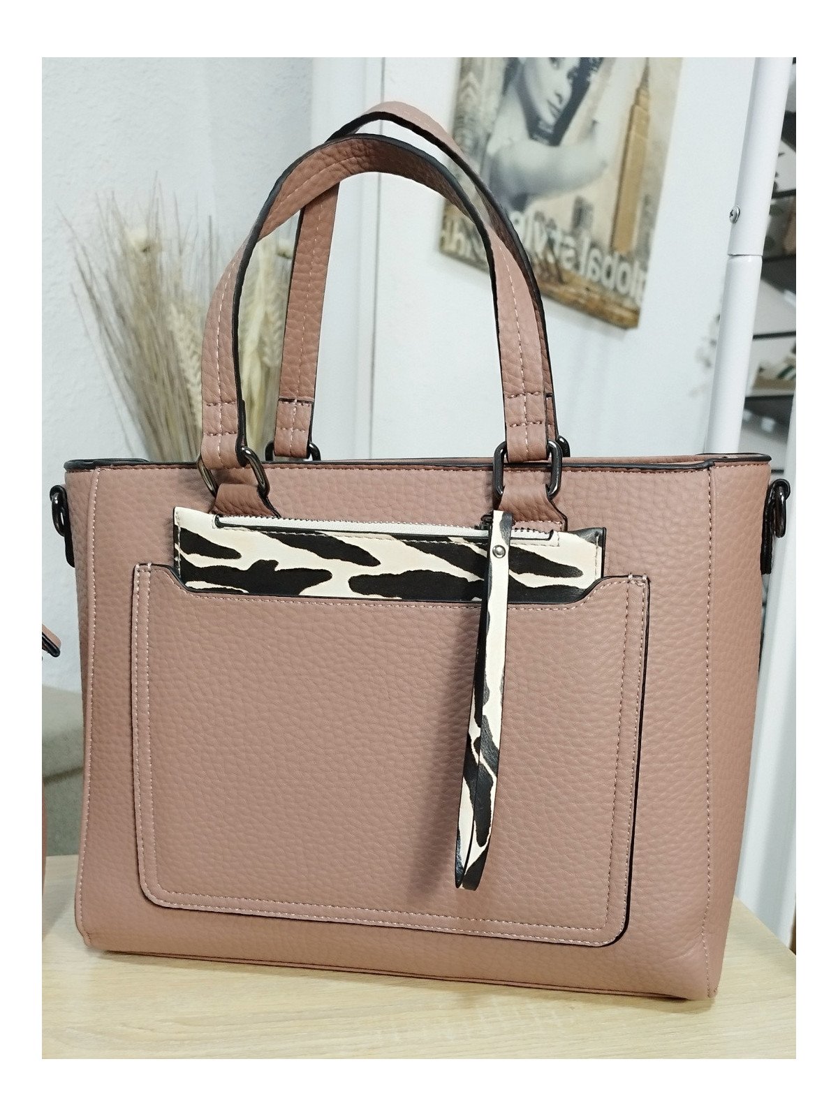 Bolso cuadrado color maquillaje