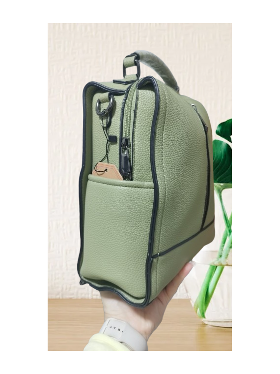 Mochila cuadrada verde