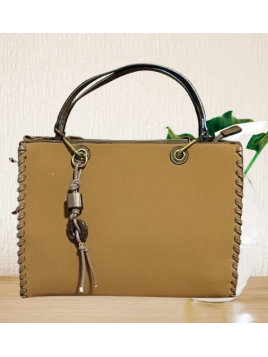 Bolso camel cuadrado