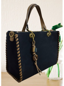 Bolso negro cuadrado