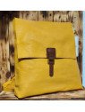 Mochila mostaza con solapa