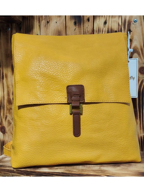 Mochila mostaza con solapa
