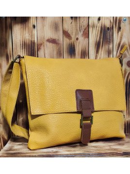 Bolso bandolera mostaza con solapa