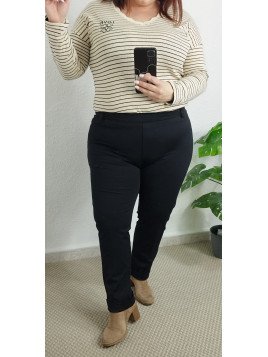 Pantalón negro básico cómodo