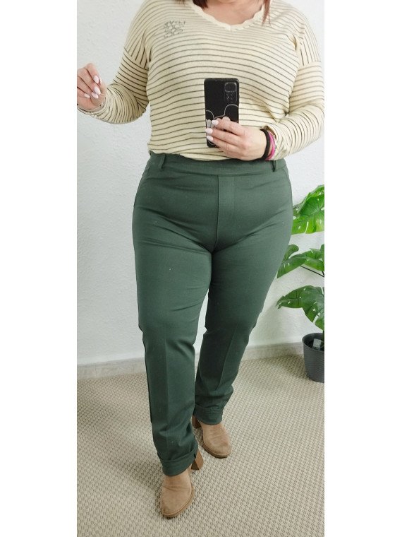 Pantalón verde básico cómodo