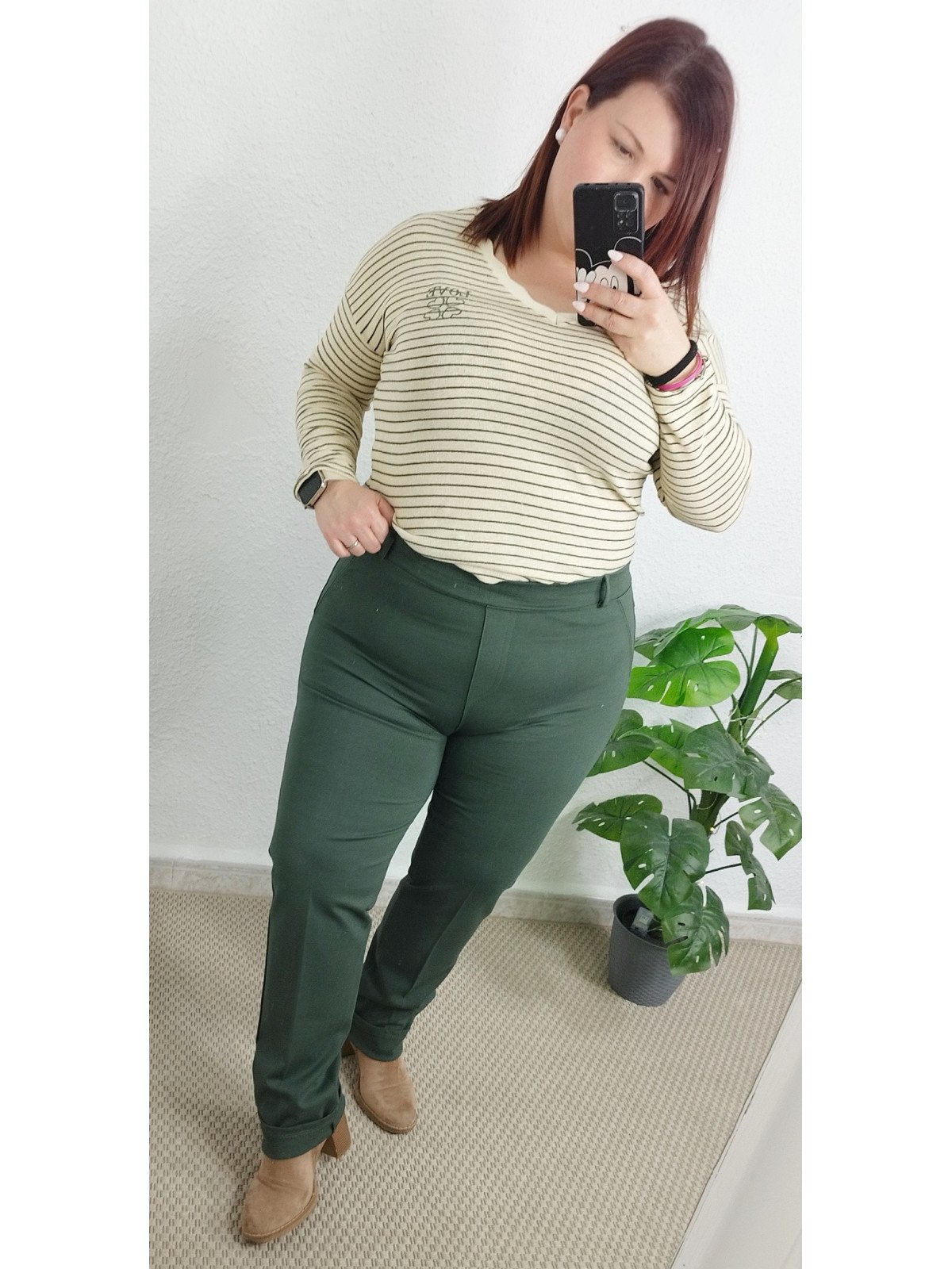 Pantalón verde básico cómodo