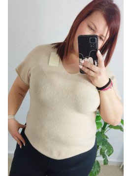 Camiseta beige de punto suave cuello redondo