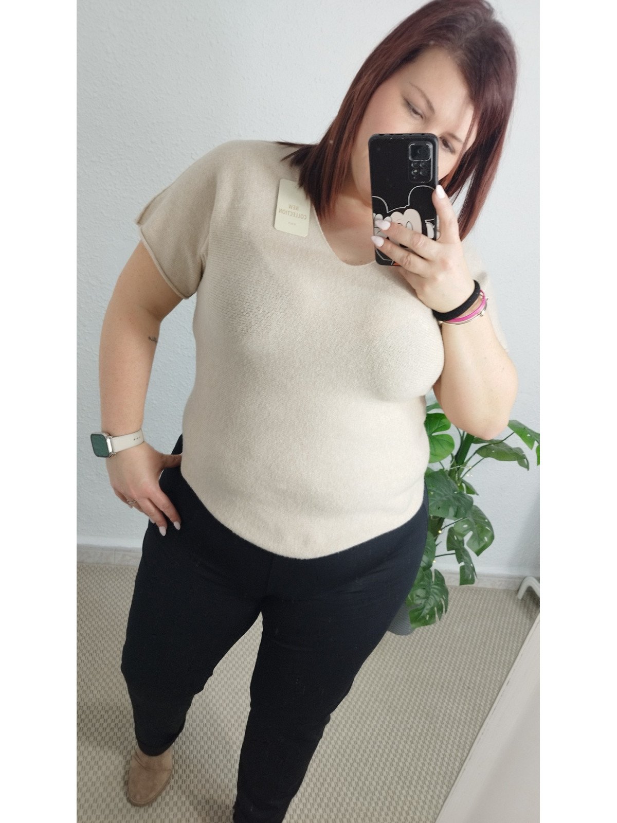 Camiseta beige de punto suave cuello redondo