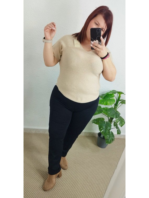 Camiseta beige de punto suave cuello redondo