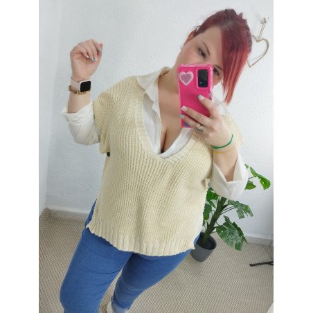 Chaleco de Lana Beige con Aberturas Laterales