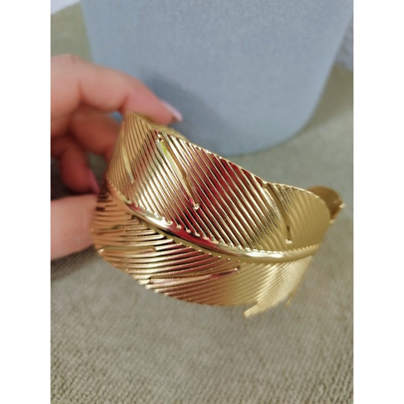 Brazalete dorado hoja