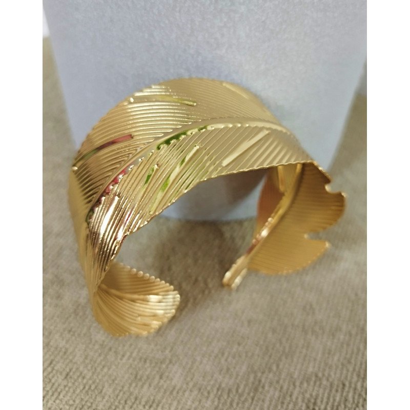 Brazalete dorado hoja
