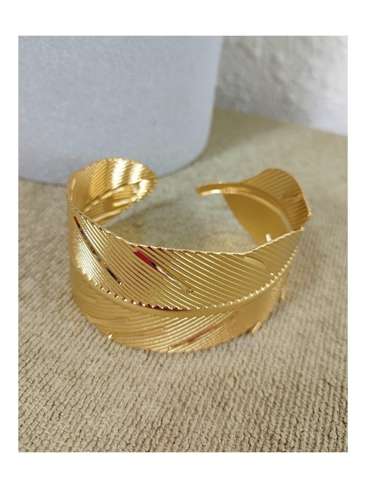 Brazalete dorado hoja