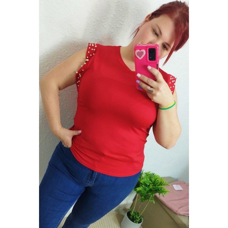 Blusa Roja sin Mangas con Detalle de Perlas