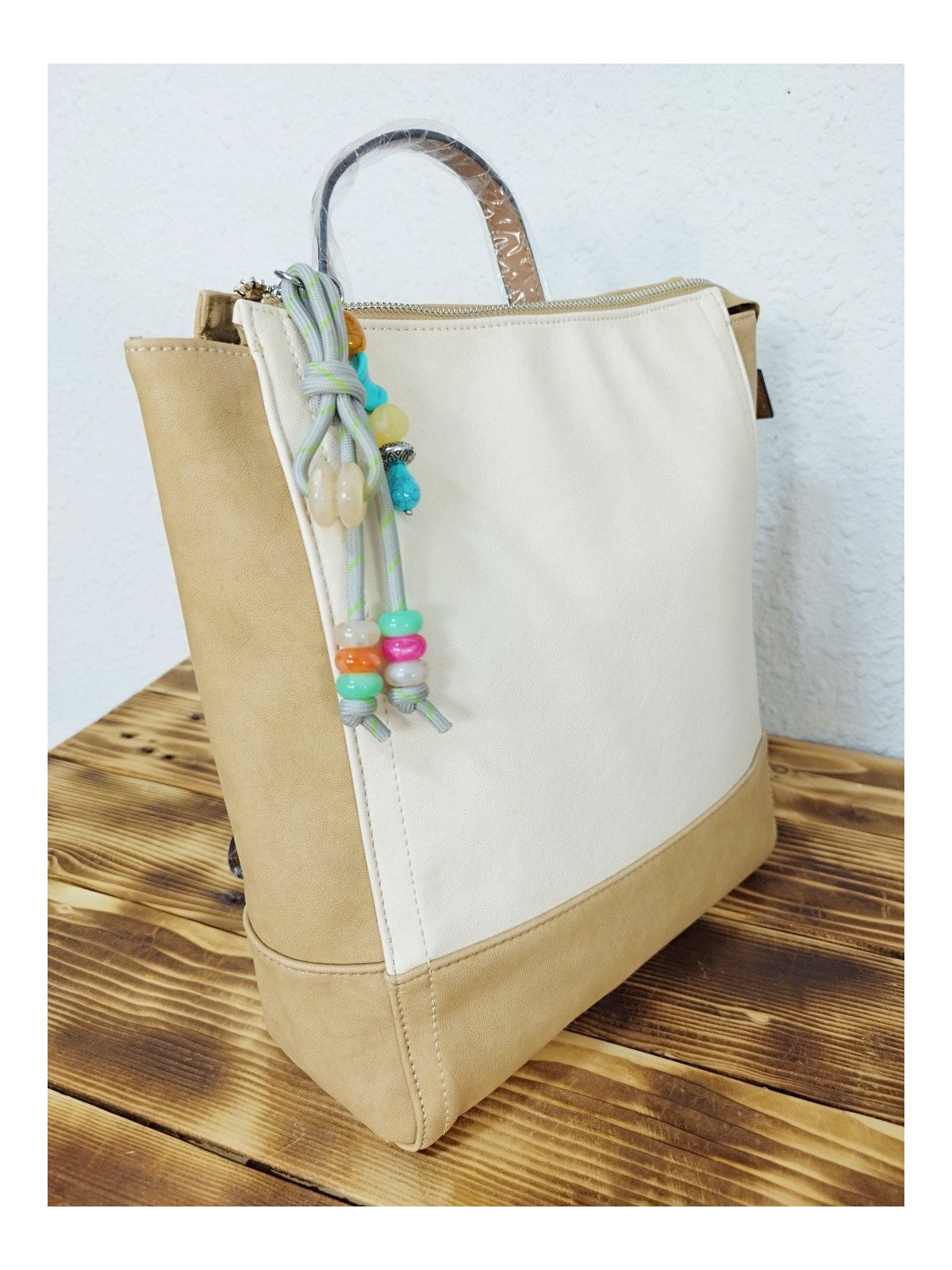 Mochila Cuadrada Beige y Camel