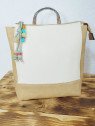 Mochila Cuadrada Beige y Camel