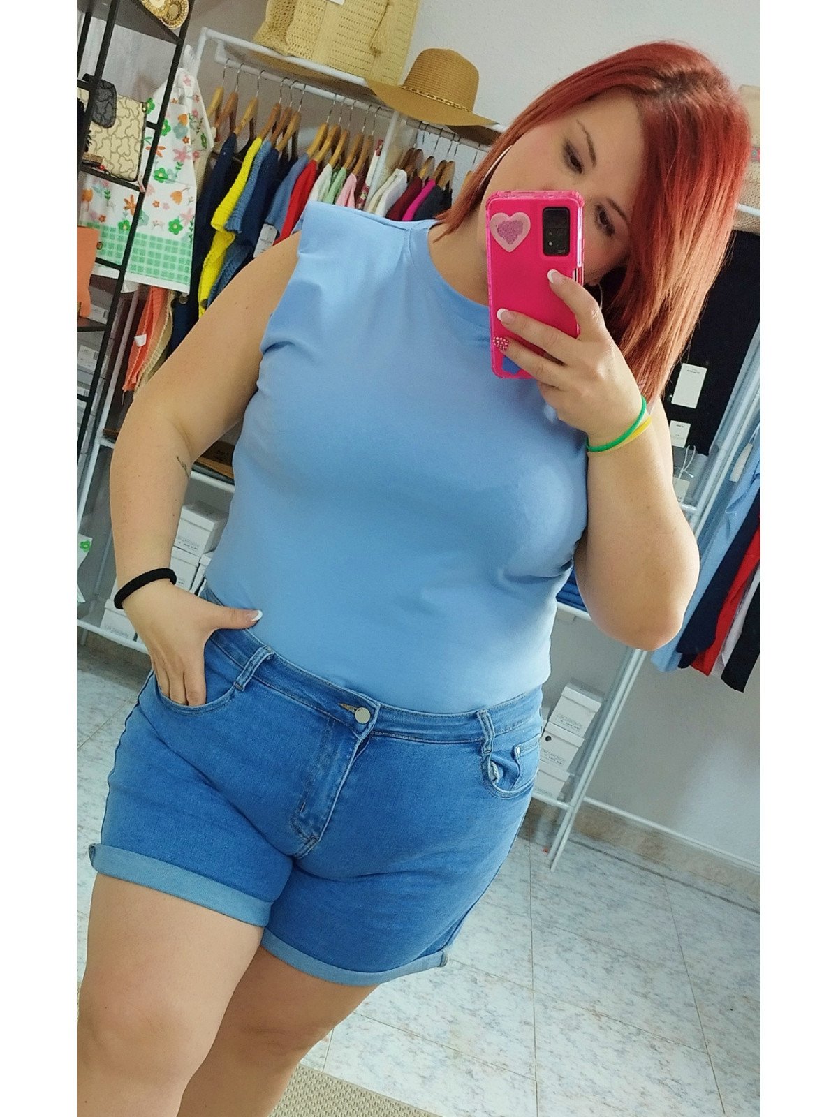 Camiseta Azul Claro con Hombreras