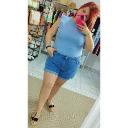 Camiseta Azul Claro con Hombreras