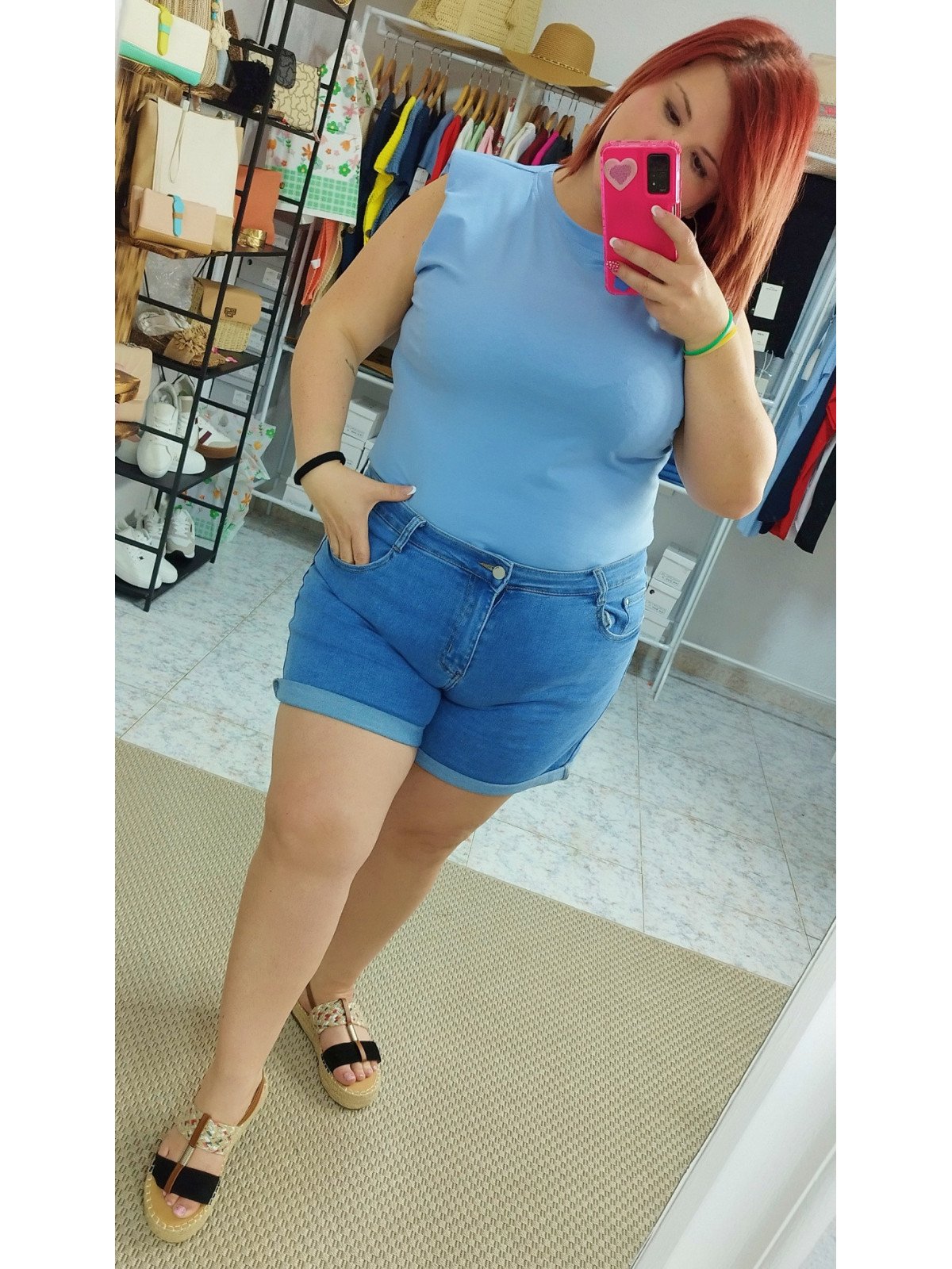 Camiseta Azul Claro con Hombreras