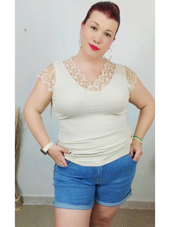 Camiseta puntilla beige