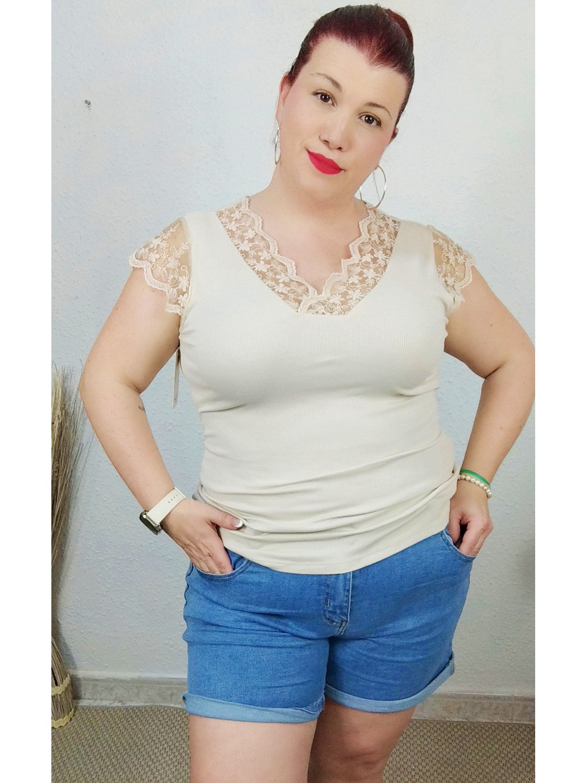 Camiseta puntilla beige