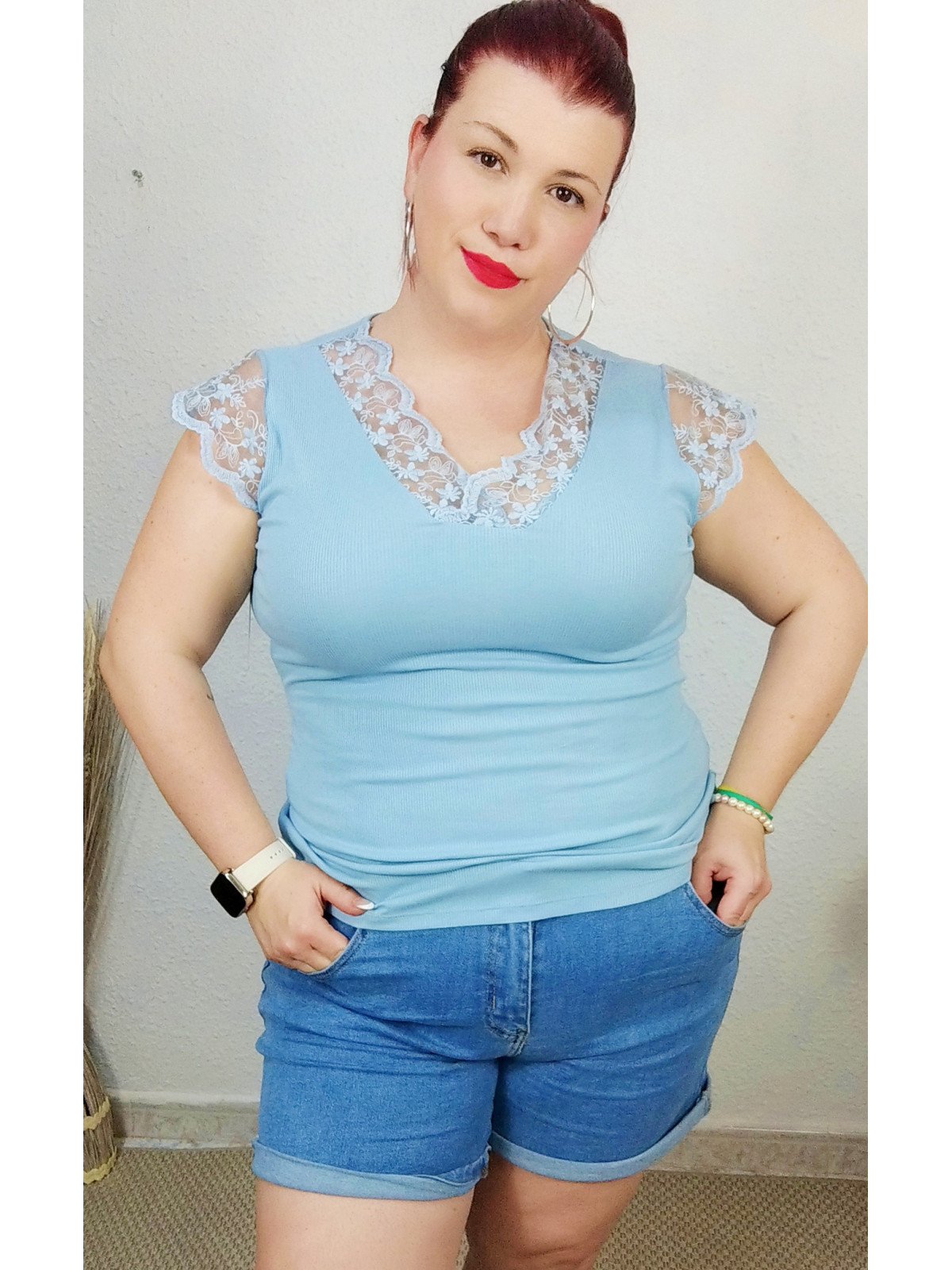 Camiseta puntilla azul