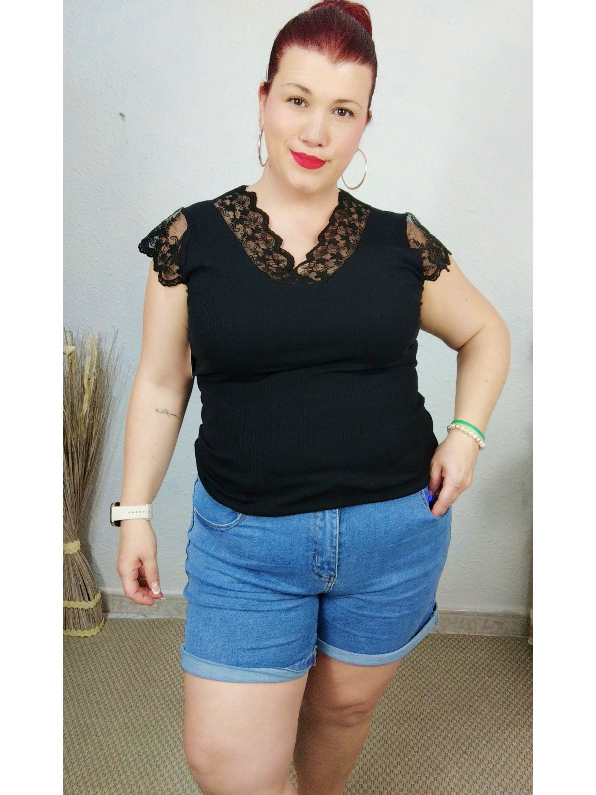 Camiseta puntilla negra