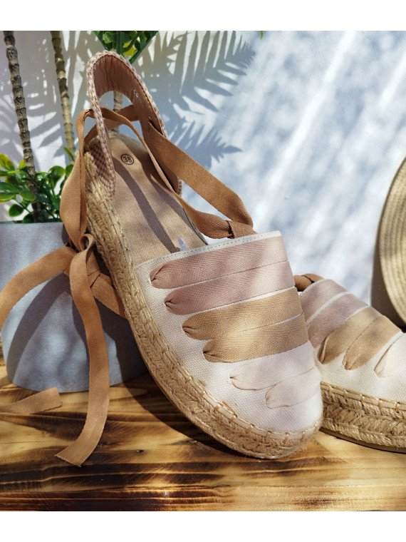 Sandalia plataforma plana beige
