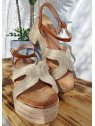 Sandalia plataforma y tacón beige