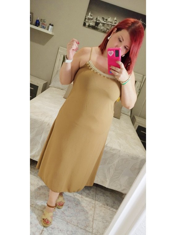 Vestido liso lentejuelas camel